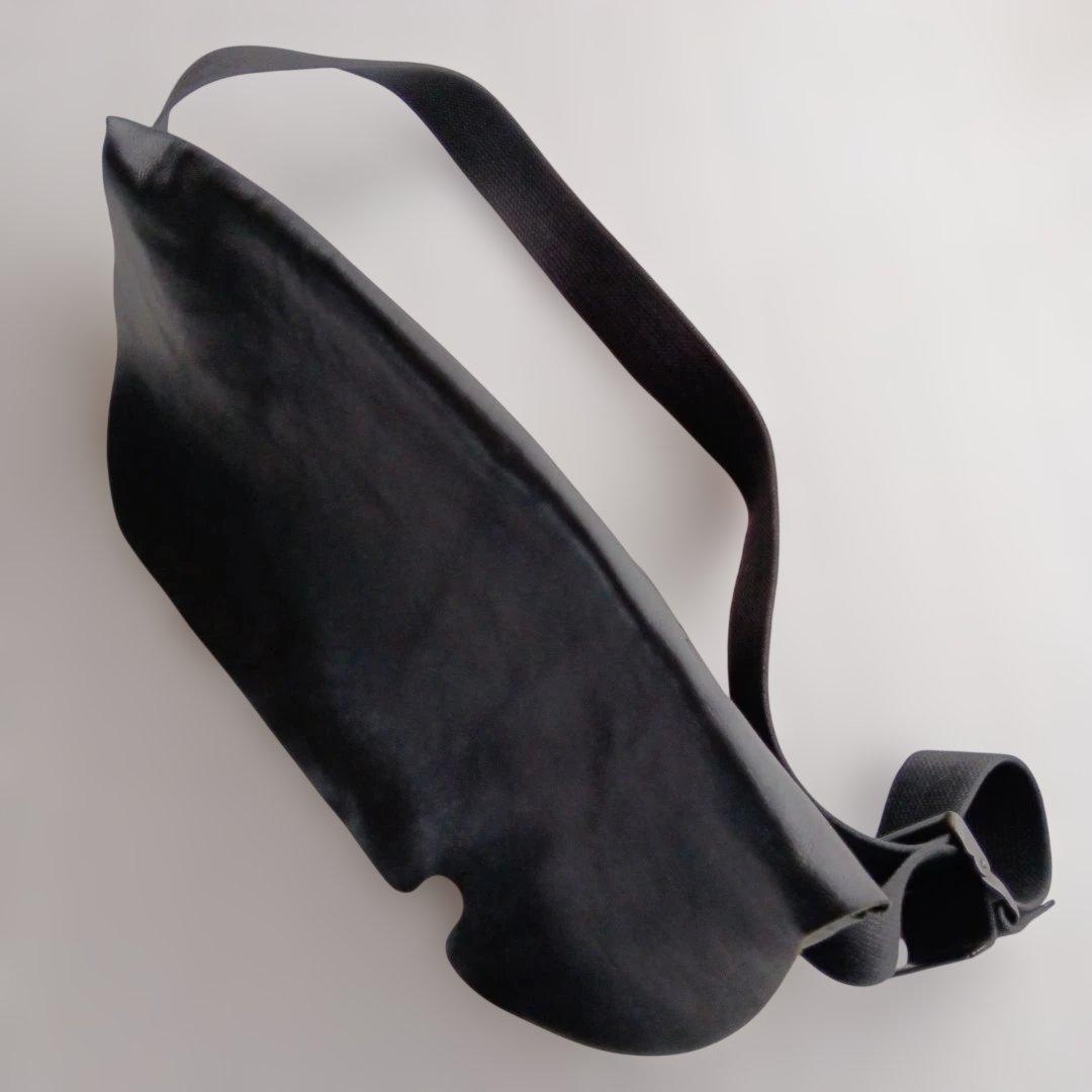 Uni＆co メッセンジャーバッグ　レザー　ブラック　Mサイズ