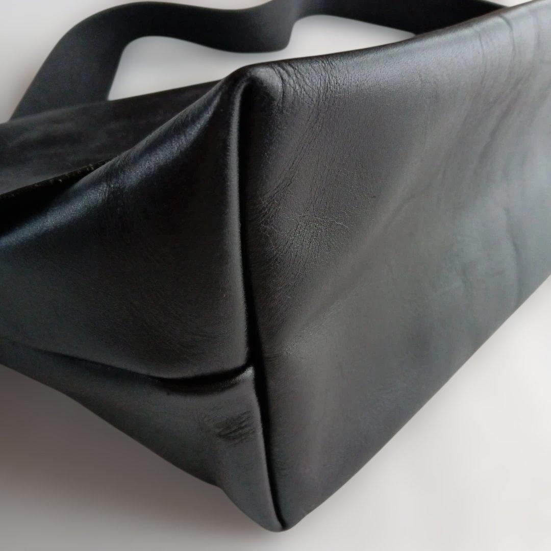 Uni＆co メッセンジャーバッグ　レザー　ブラック　Mサイズ