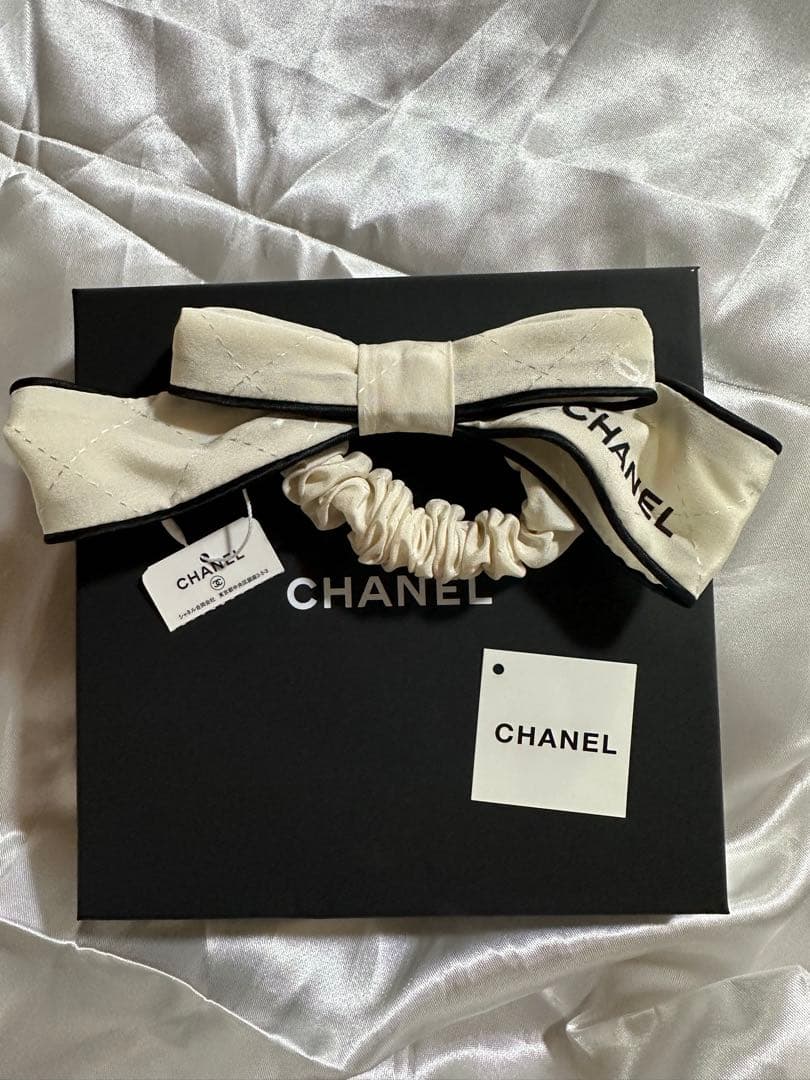 【新品未使用】CHANEL シルクリボン付きヘアゴム【本物】