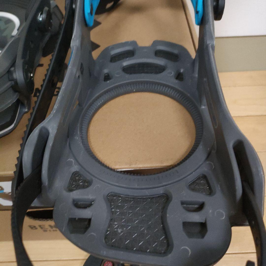 中古美品最終値下げ24-25モデル　ベントメタルビンディング　BOLT　Mサイズ