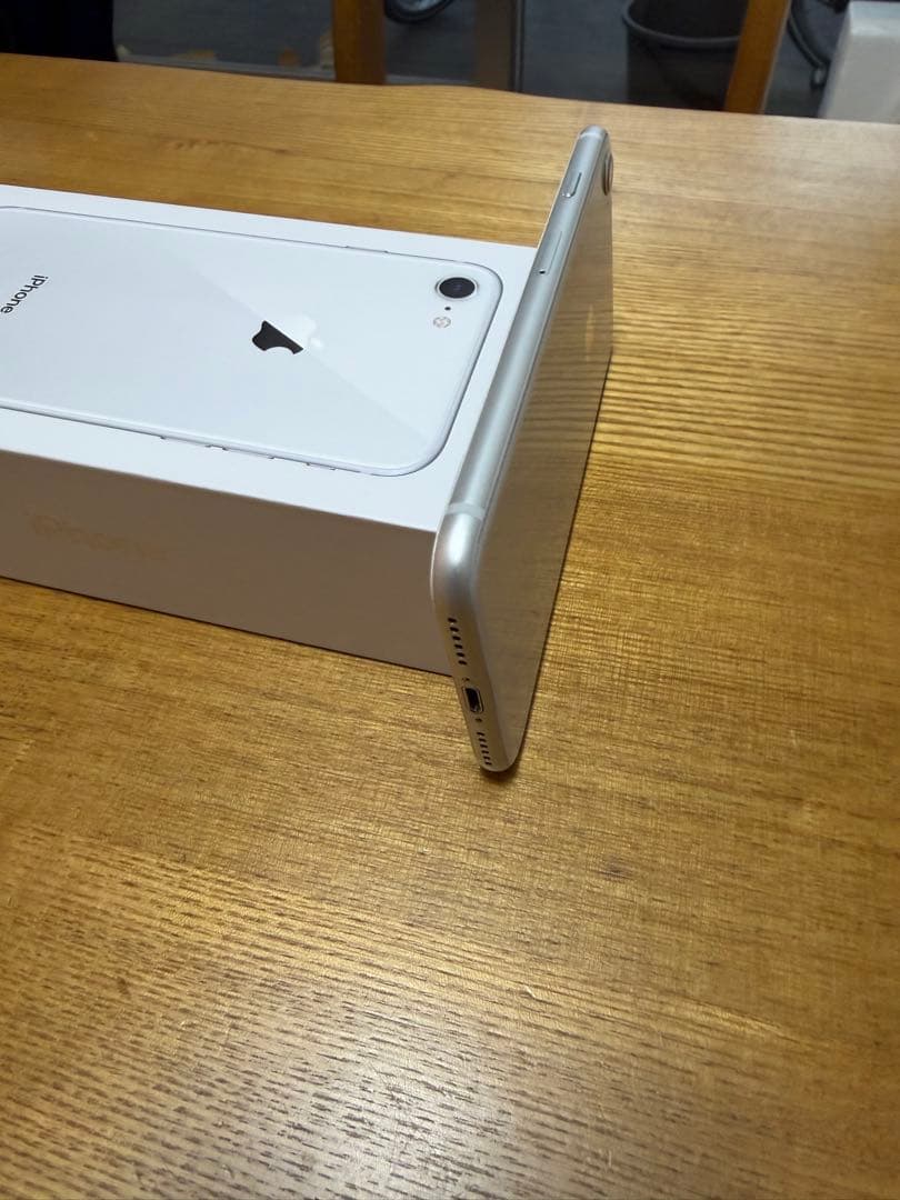 iphone8 256GB シルバー SIMロック解除済み 箱付き美品