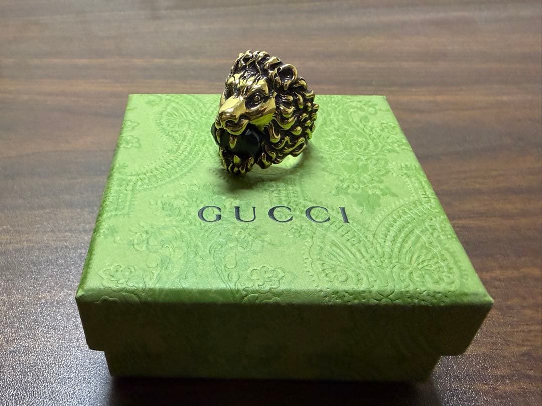 GUCCI ライオンヘッド リング ブラック ゴールド クリスタル