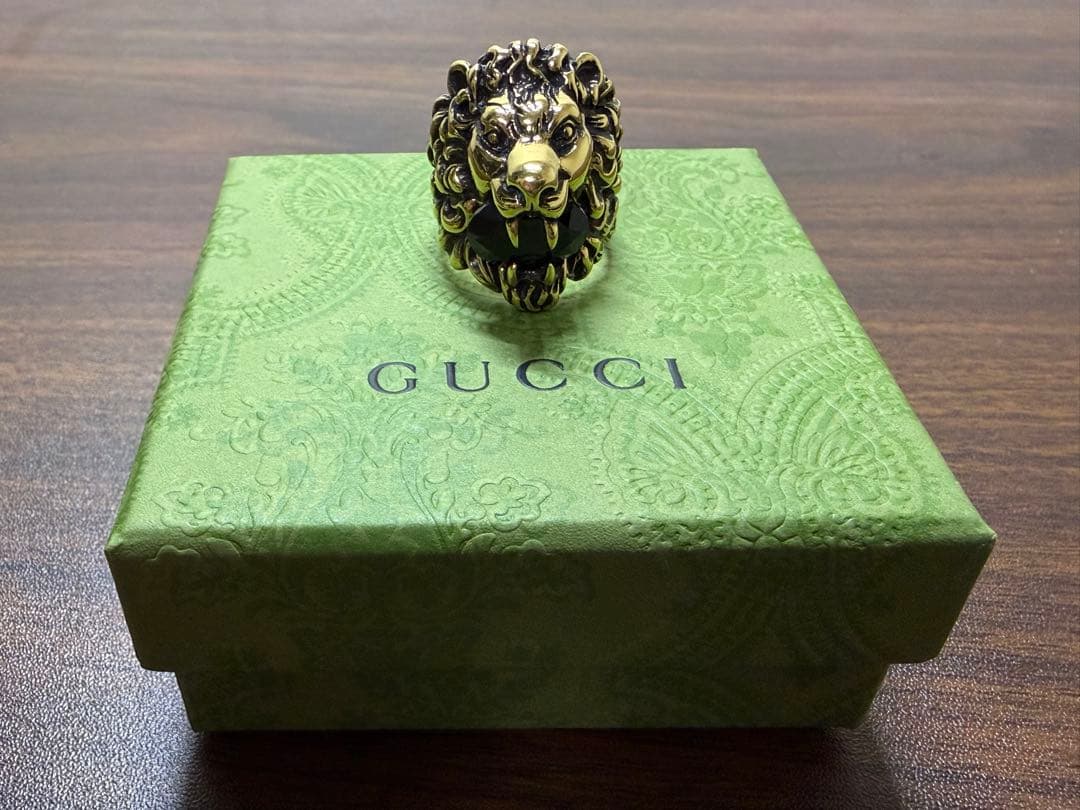 GUCCI ライオンヘッド リング ブラック ゴールド クリスタル