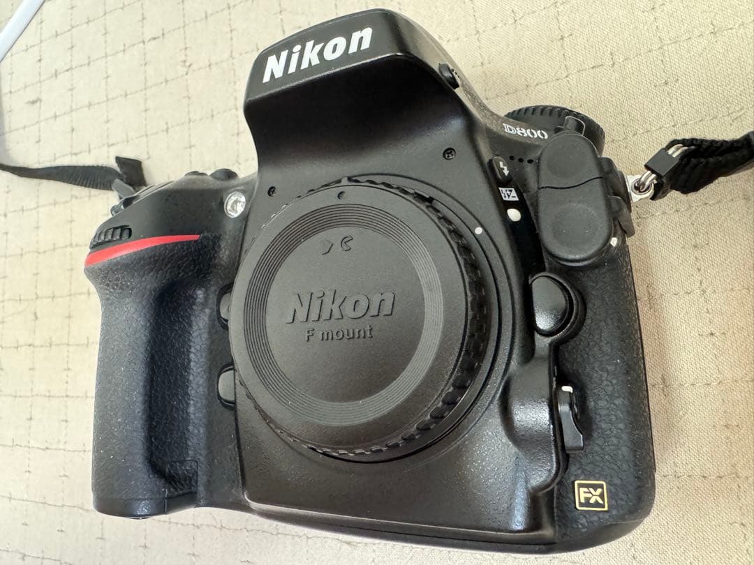 最終値下げ3万5千円引きNikon D800ショット数少ない10,317枚！FX