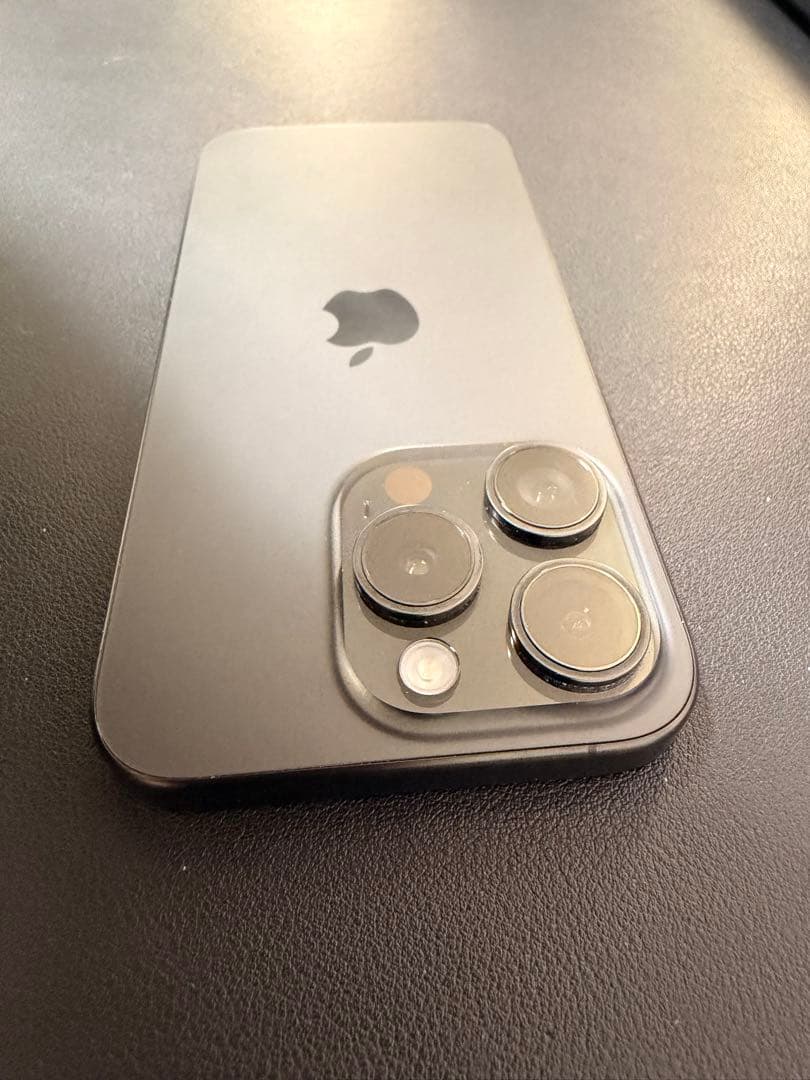 【美品】iPhone 15 Pro 128GB ブラックチタニウム SIMフリー