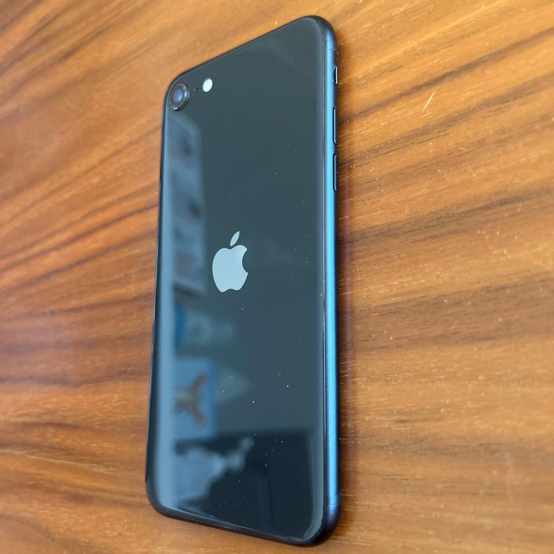 Apple iPhone SE (第2世代) 黒　64GB