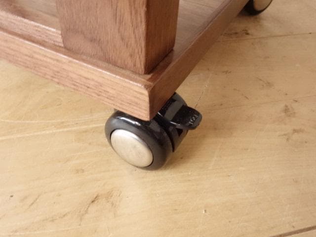 北海道手作り家具　ウォールナット材　木製　ワゴン