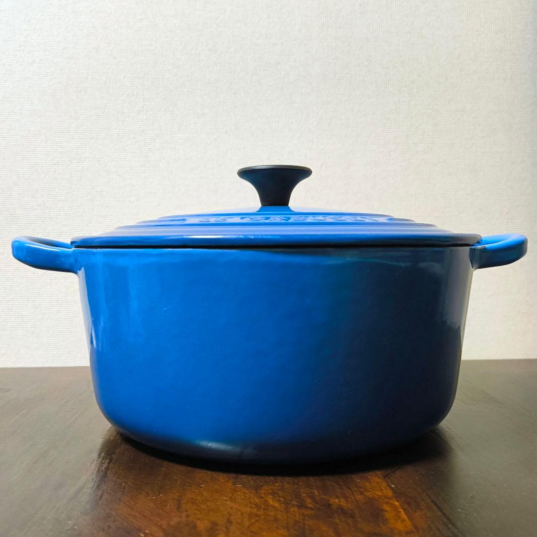 LE CREUSET ルクルーゼ ココットロンド 両手鍋 マルセイユブルー 22