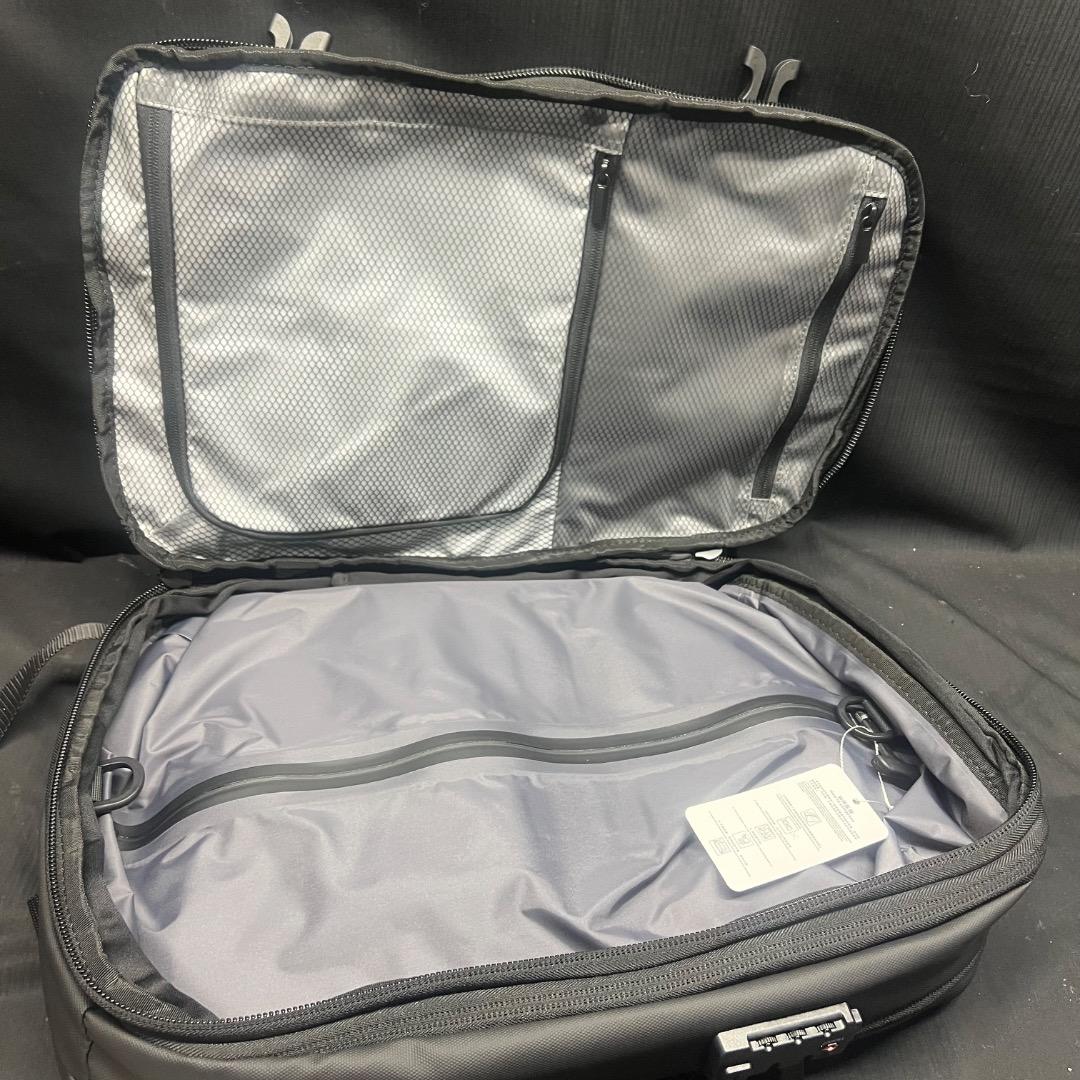 〇Of61 未使用 真空圧縮 バックパック トラベルバッグ