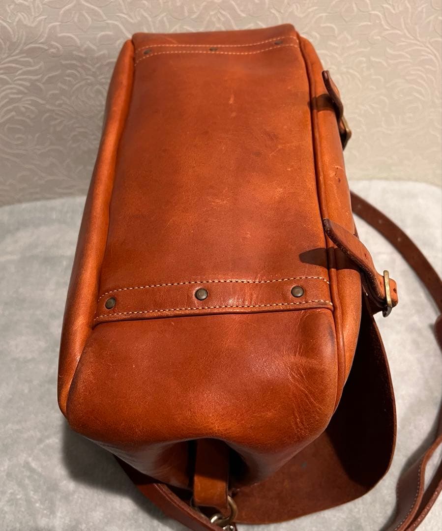 REDMOON ショルダーバッグ メッセンジャーバッグ レッドムーン 本革