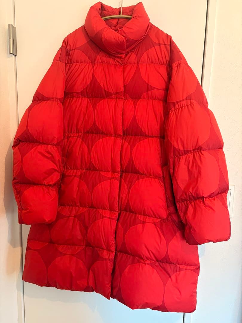 海外限定UNIQLO x marimekkoウルトラライトダウンジャケット赤