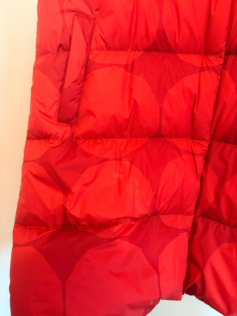 海外限定UNIQLO x marimekkoウルトラライトダウンジャケット赤