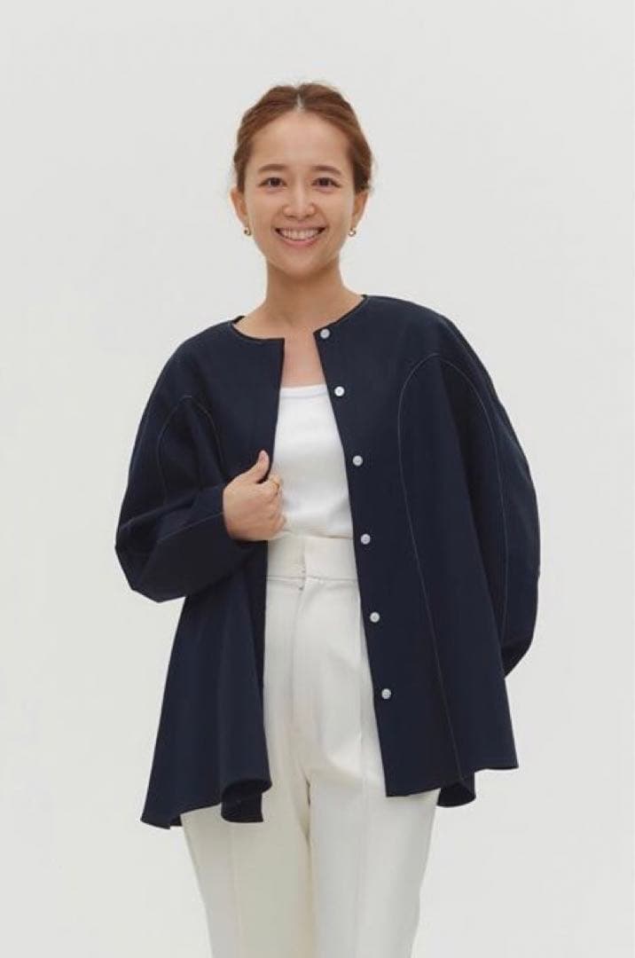 Yori ヨリ 高密度ストレッチフレアブラウス　ジャケット