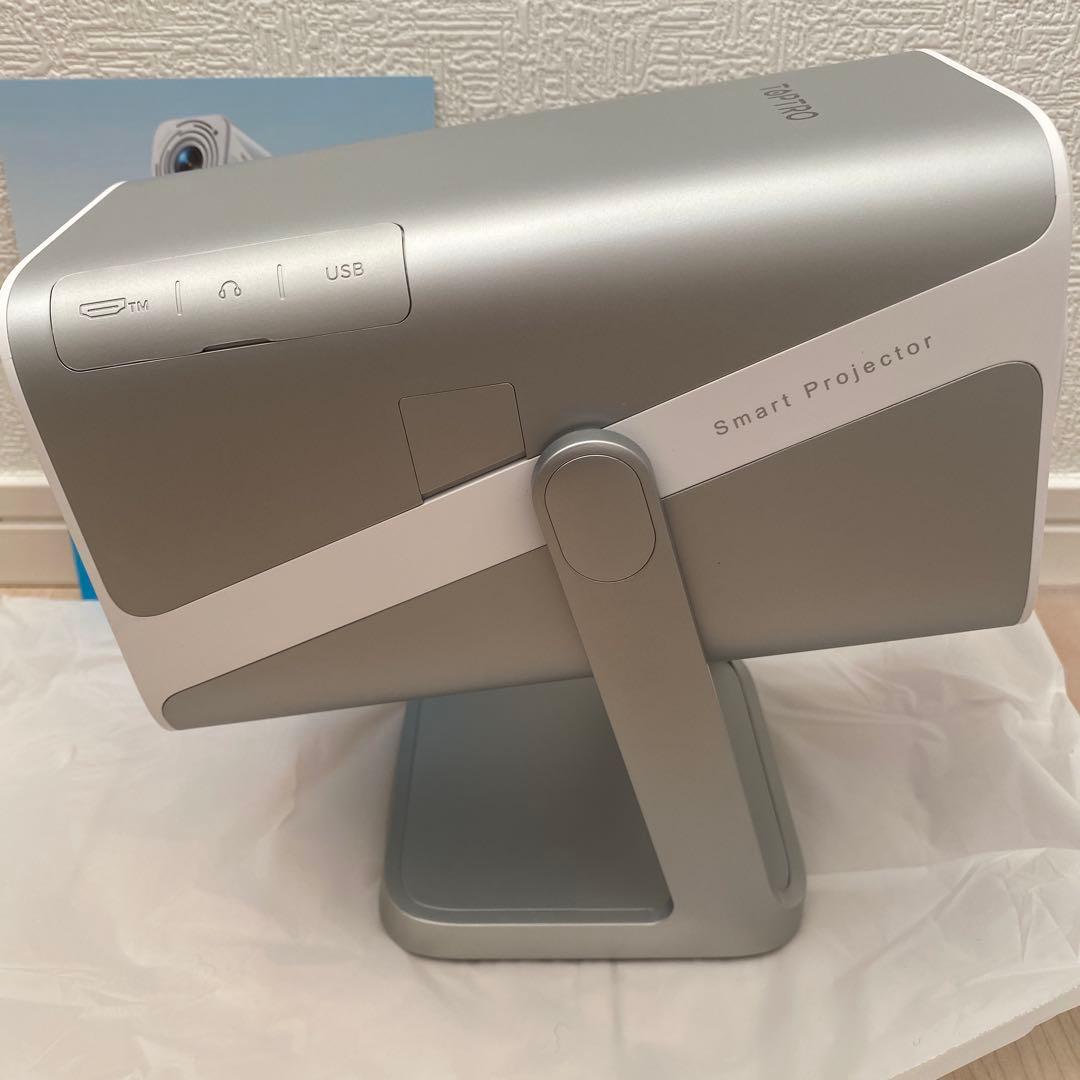 4K対応 プロジェクター Netflix／750ANSI／Dolby スピーカー