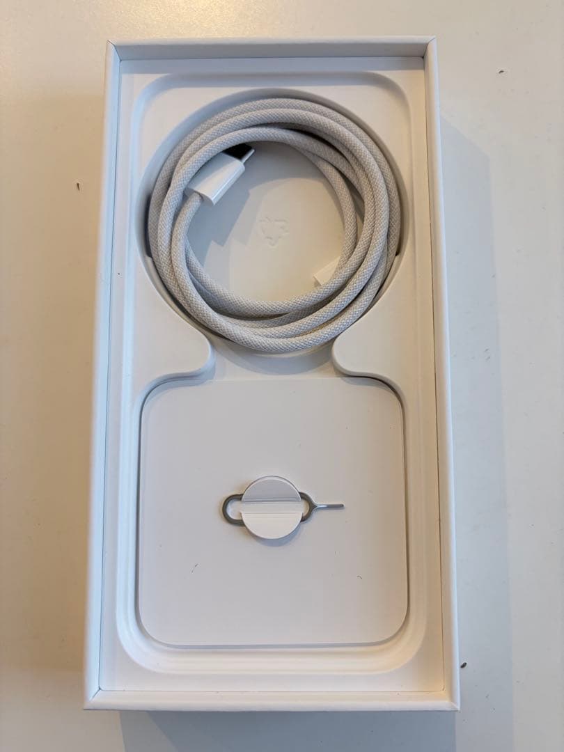 【美品】iPhone 15 Pro ホワイトチタニウム 128GB