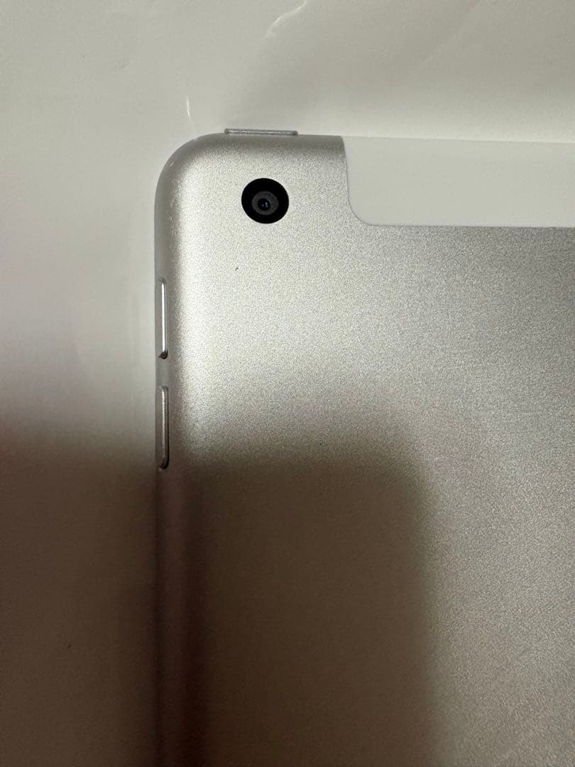 iPad 第9世代 64GB Wi-Fi＋Cellular キーボード 付き