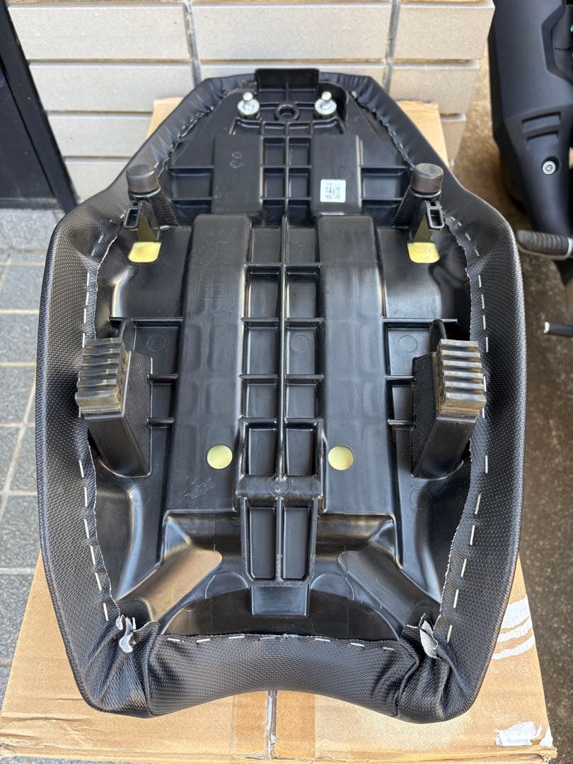 【純正】スズキ Vストローム 250 ローダウンシート