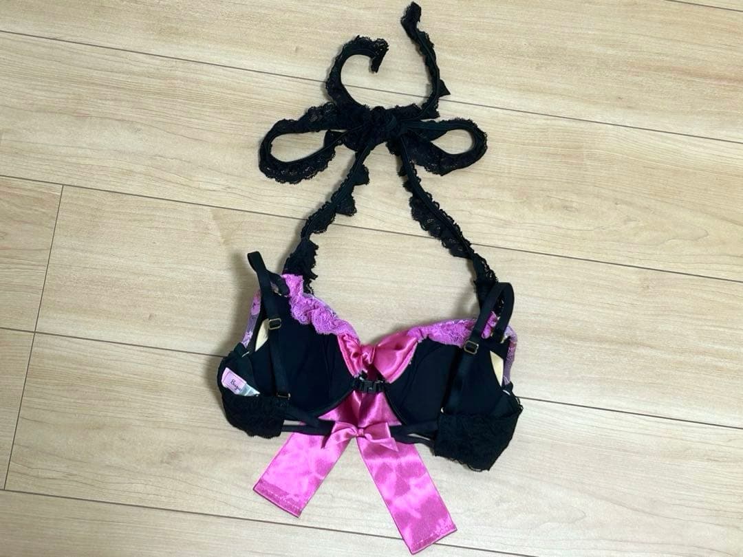 MARS♡マーズ♡厚盛りパッド入り♡見せブラ♡魅せブラ♡希少♡大人気の黒×ピンク