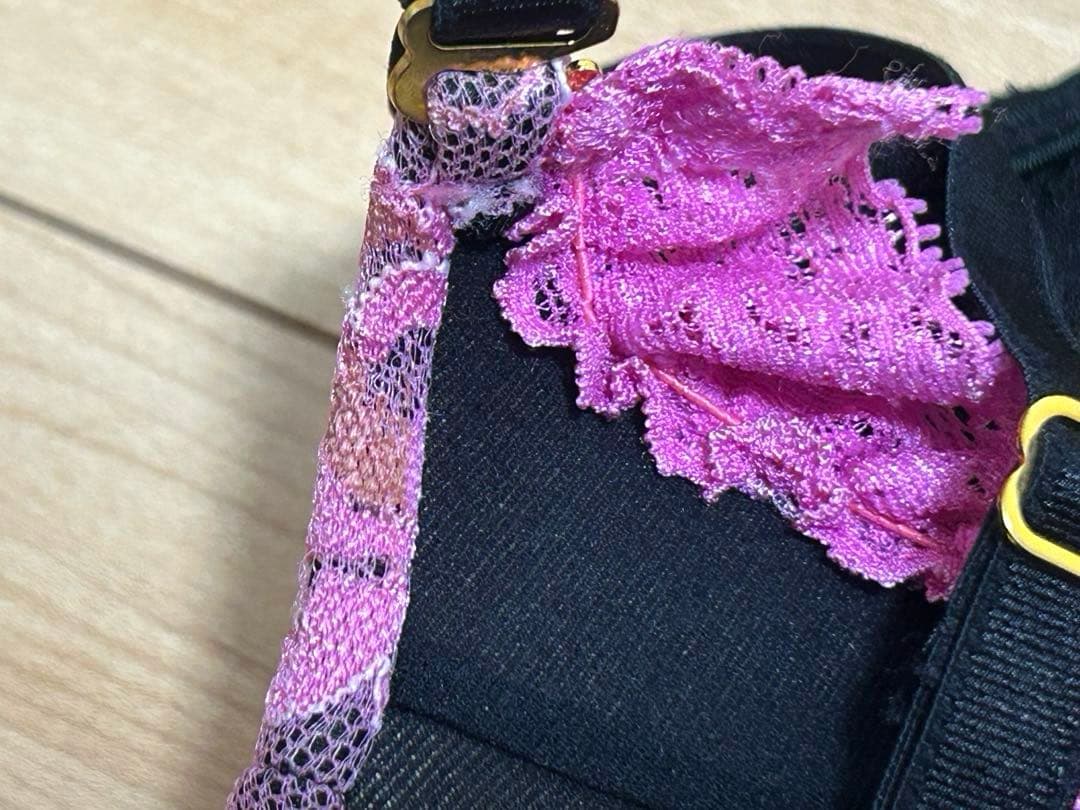 MARS♡マーズ♡厚盛りパッド入り♡見せブラ♡魅せブラ♡希少♡大人気の黒×ピンク