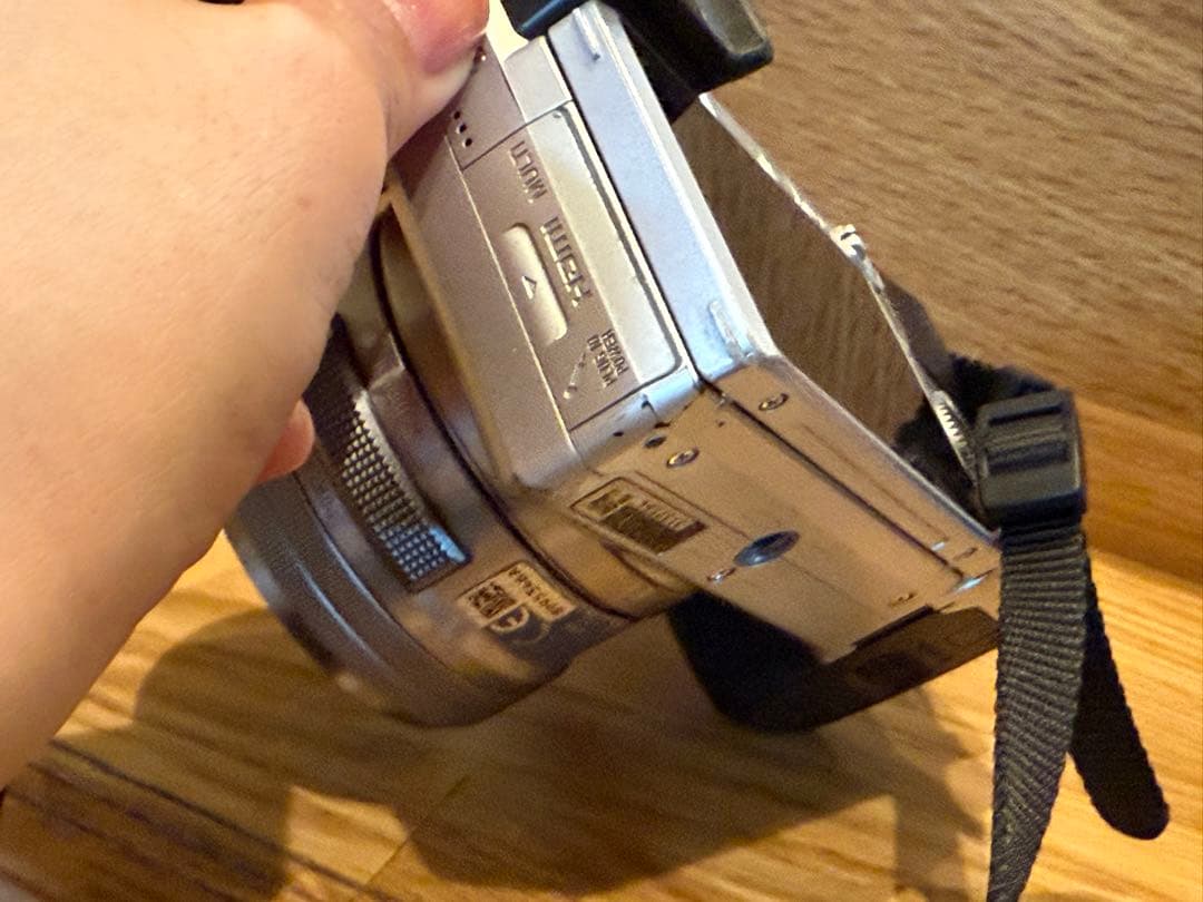 SONY α6400 ミラーレスカメラ 本体　シルバー　ソニー　一眼レフ