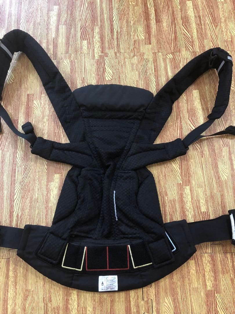 【使用数回のみ】エルゴベビー オムニブリーズ 抱っこ紐 ブラック