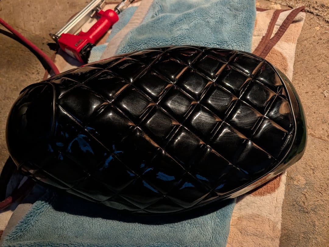 埼玉県　桶川市　ホンダ　ライブディオエナメルシートAF34 AF35 張り替え済