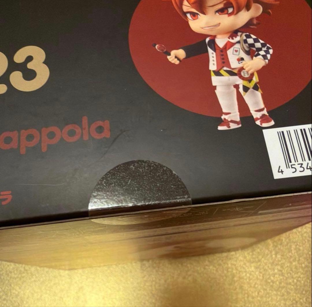 ツイステ エース　トラッポラ ねんどろいど　フィギュア 未開封 特典缶バッジ付き