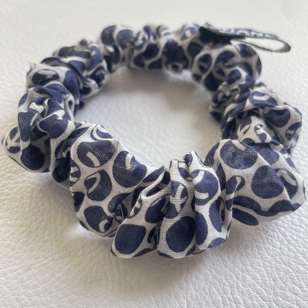 新品未使用　完売品レアシャネル　CHANEL シュシュ パール柄 ネイビー