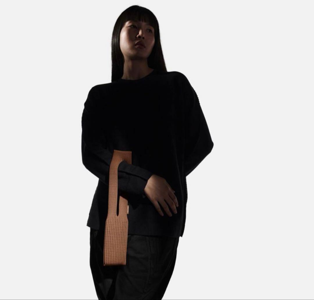 iPhone Pocket by ISSEY MIYAKE ショート シナモン