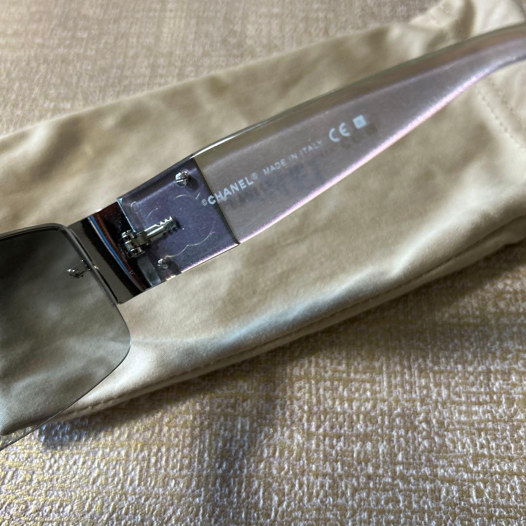 美品！CHANEL サングラス グレー シルバー フレーム