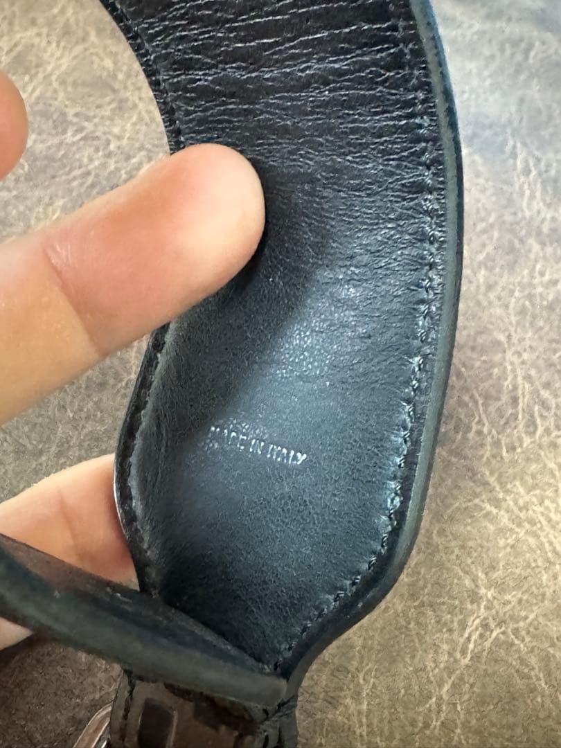 定価5万弱 フェンディ FFロゴ チャーム キーホルダー レザー