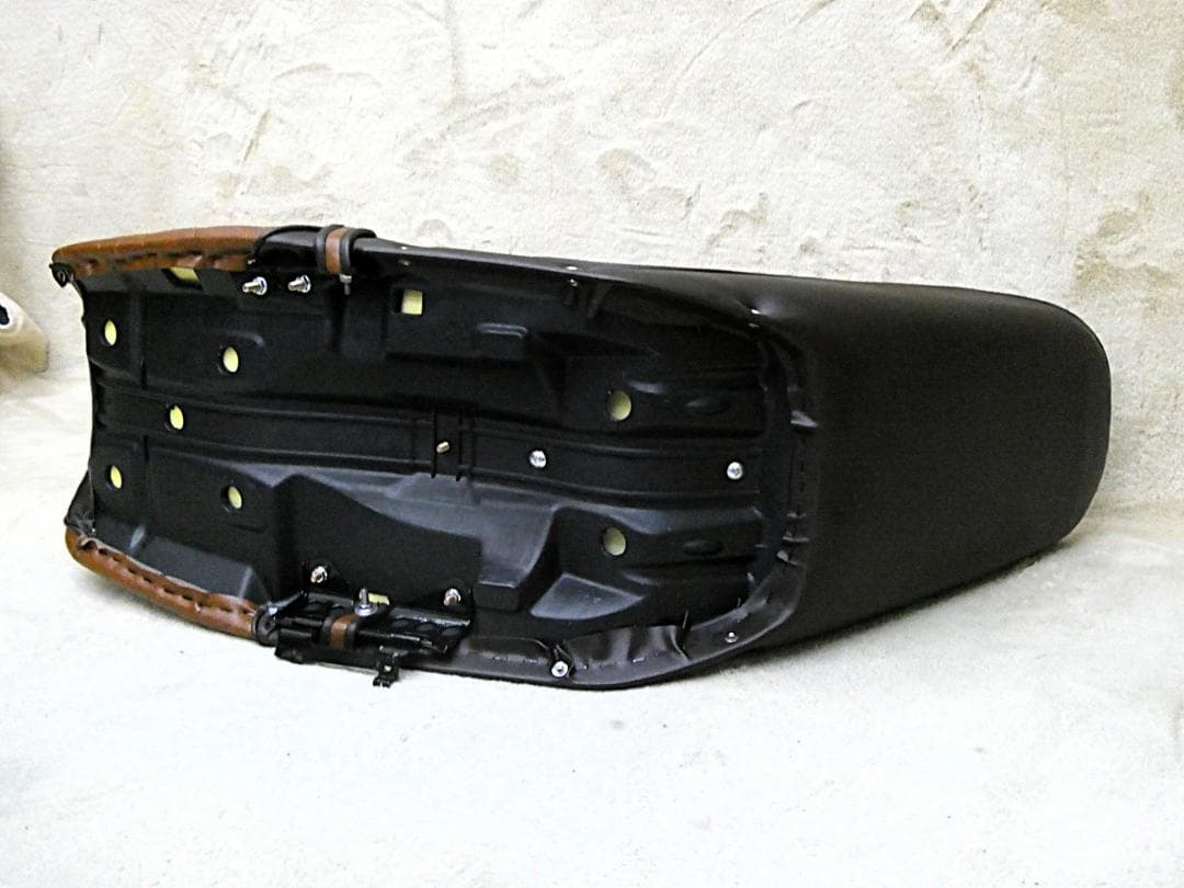 CBX400F 茶皮ボタン40cm 三段シート/補強入り ブラウンCBX550F