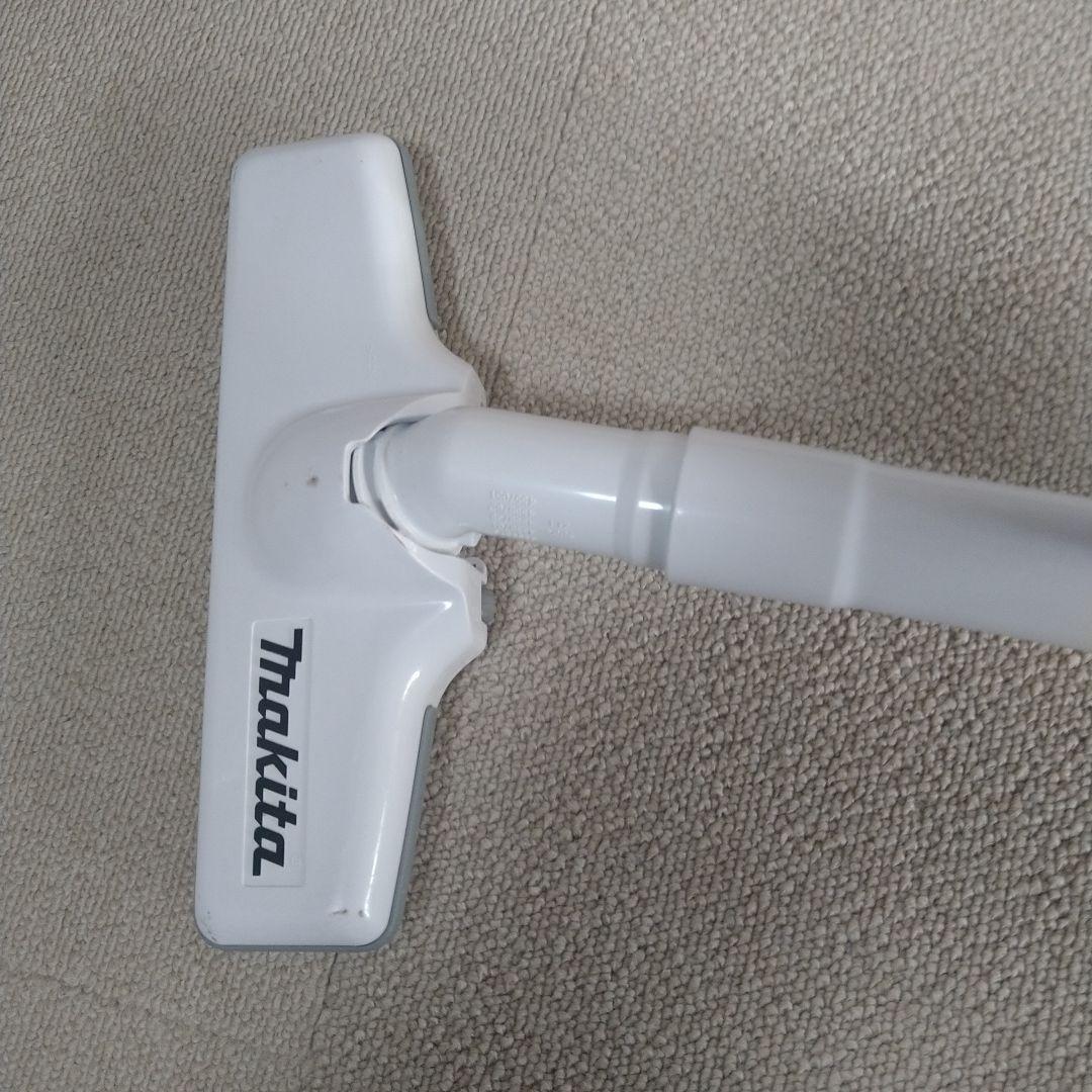 Makita マキタ 充電式クリーナー CL180FD 中古品