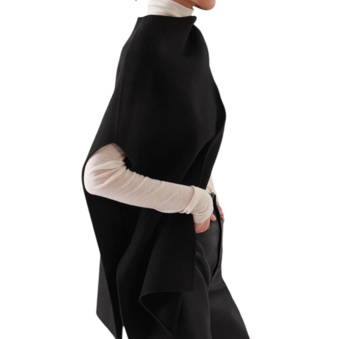 B534 COS ウールブレンドケープ　ブラック　美品