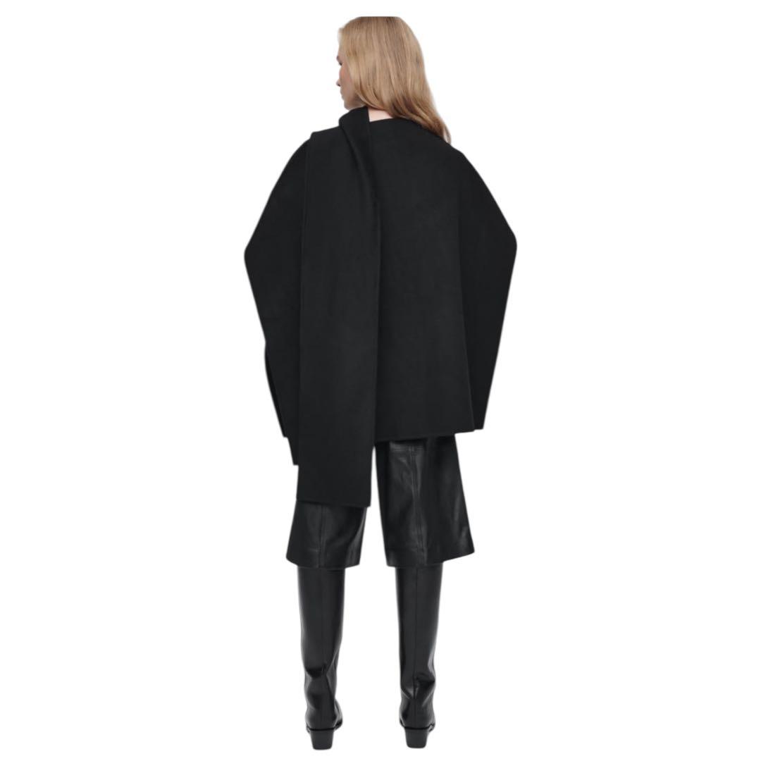 B534 COS ウールブレンドケープ　ブラック　美品