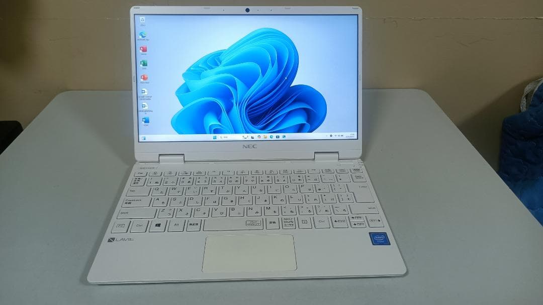 ノートパソコンNEC第六世代Celeron 3965Y SSD128Gメモリ4G