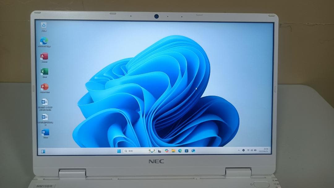 ノートパソコンNEC第六世代Celeron 3965Y SSD128Gメモリ4G