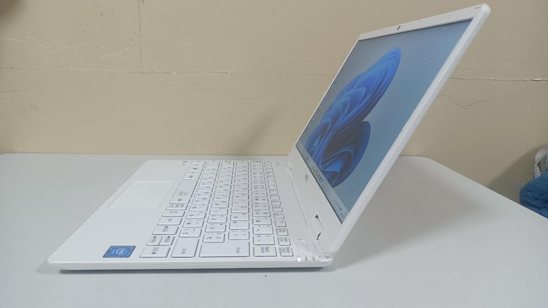 ノートパソコンNEC第六世代Celeron 3965Y SSD128Gメモリ4G