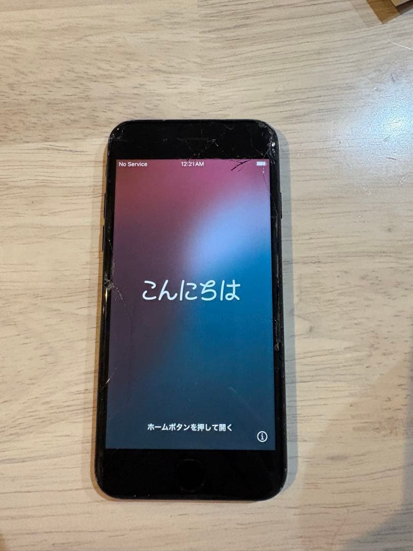 iPhone SE（第2世代）64GB ブラック 画面割れあり 初期化済み