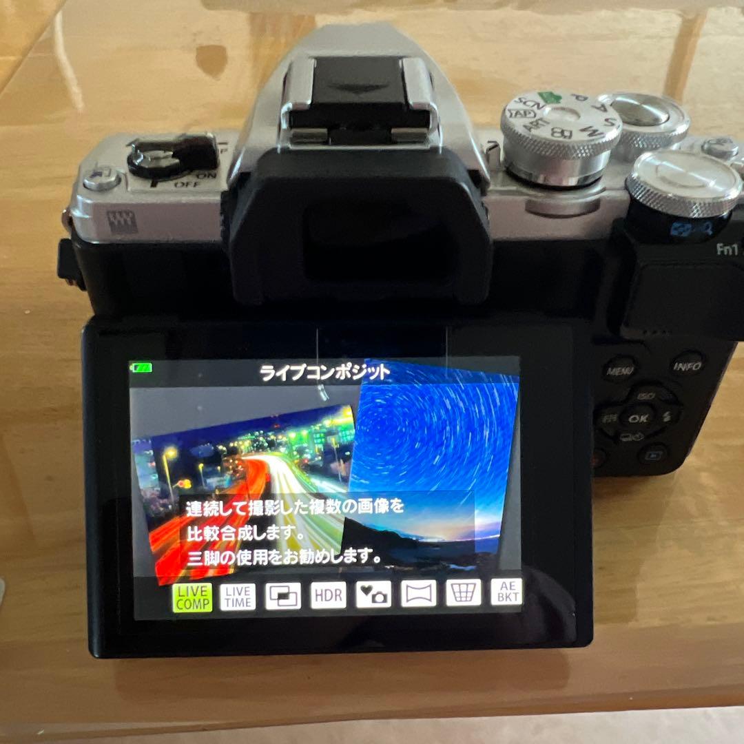 超美品Olympus E-M10 Mark III シルバー 3本レンズセット