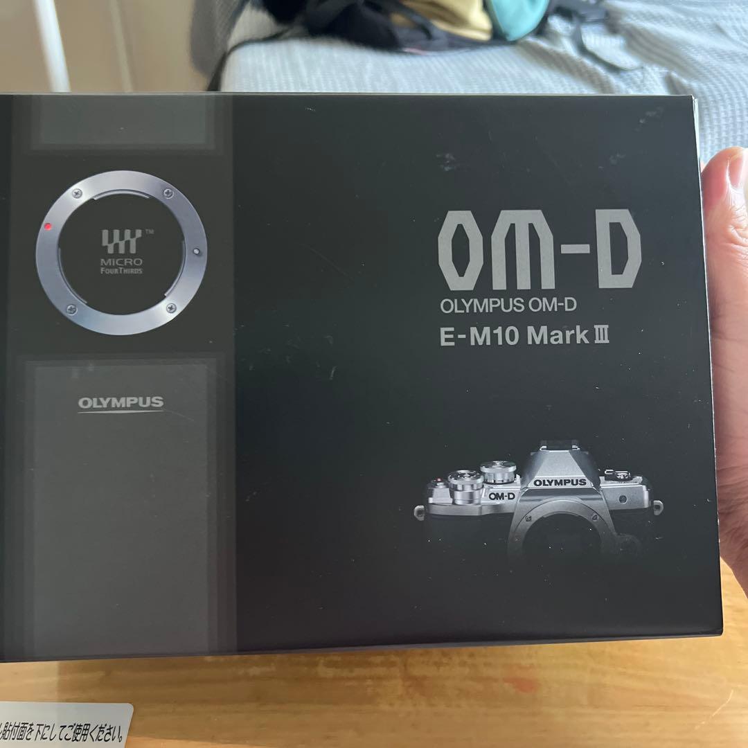 超美品Olympus E-M10 Mark III シルバー 3本レンズセット