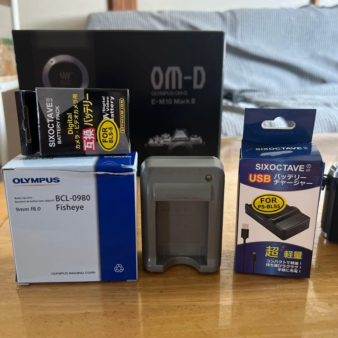 超美品Olympus E-M10 Mark III シルバー 3本レンズセット