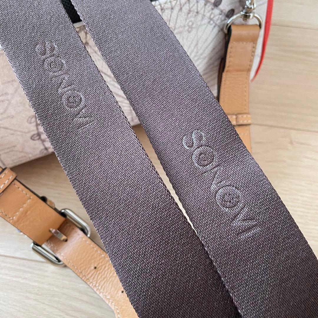 美品　SONOVI 2wayリュック　ロンドン柄　韓国ブランド　韓国　赤　青