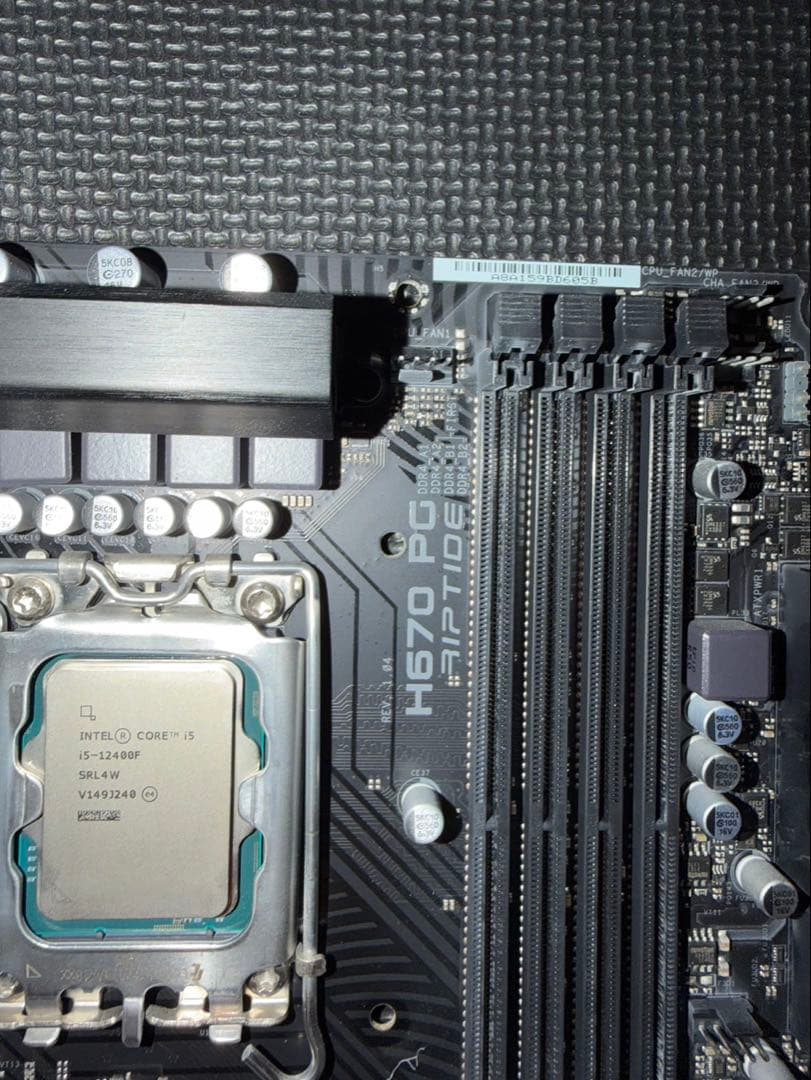 Core i5 12400F+H670 PG RIPTIDE（PCIEロック破損