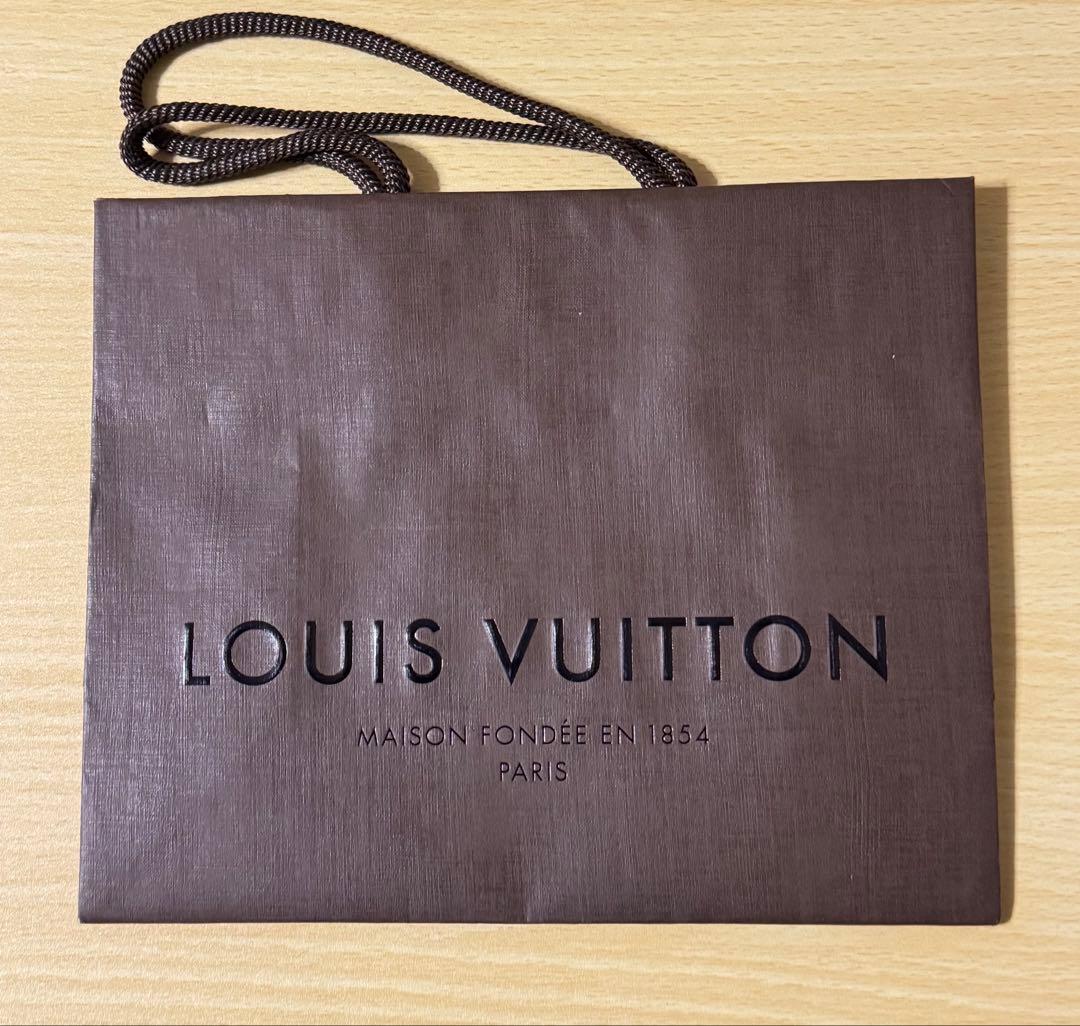 Louis Vuitton ロゴチャーム ネックレス