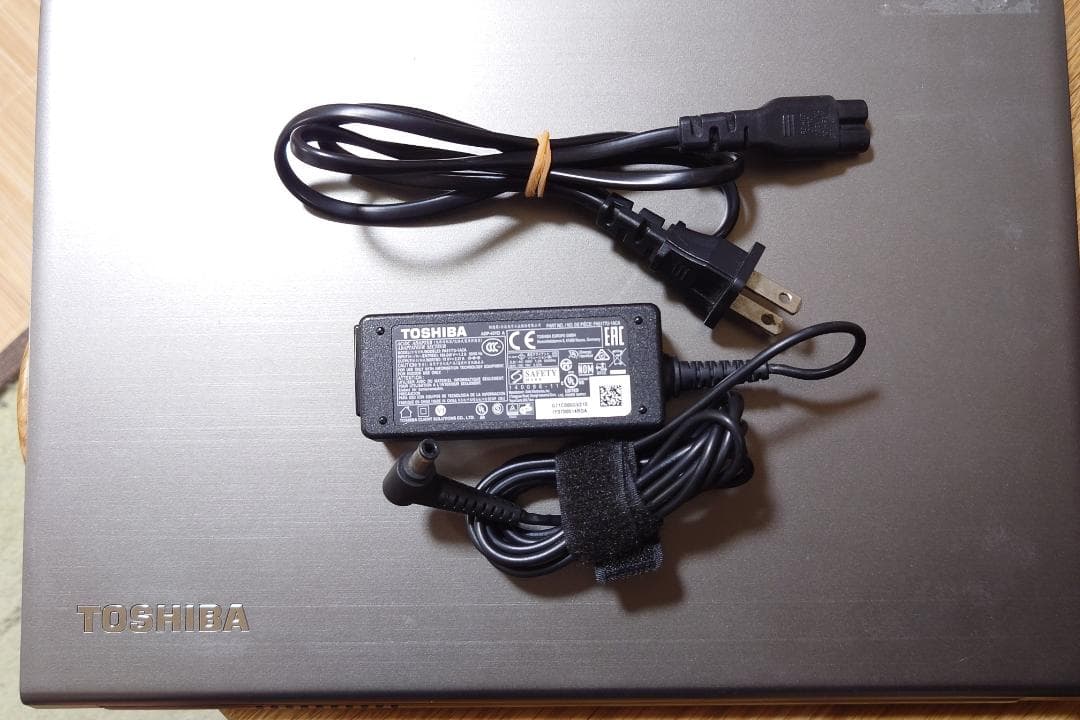 東芝 Dynabook 13.3インチ Win10 R63/p