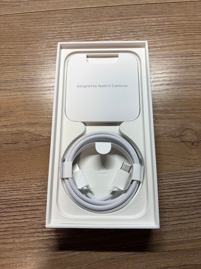 Apple iPhone 15 Pro 128GB 本体　ナチュラルチタニウム