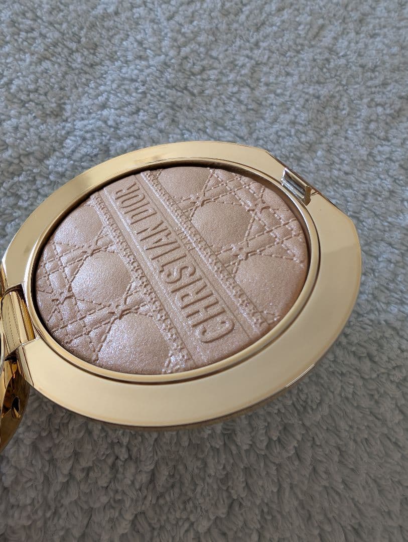 DIOR フォーエバーグロウルミナイザー001 ホリデーコレクション