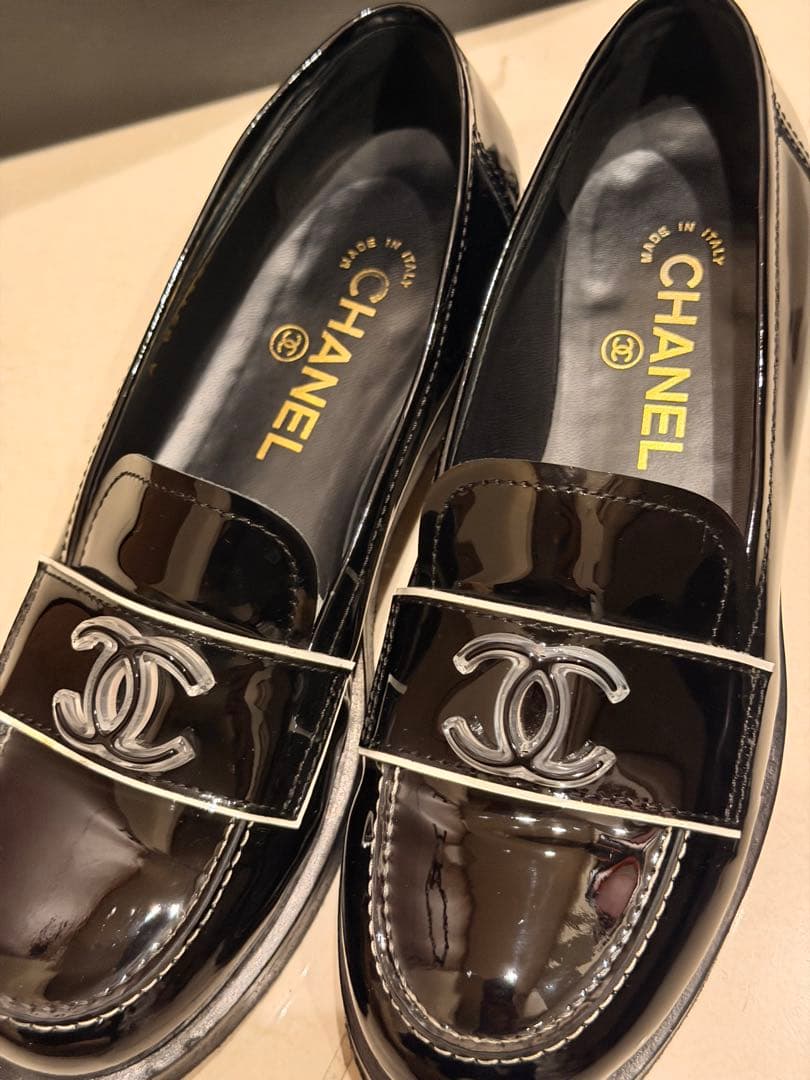 CHANEL エナメル　ブラック ローファー　37