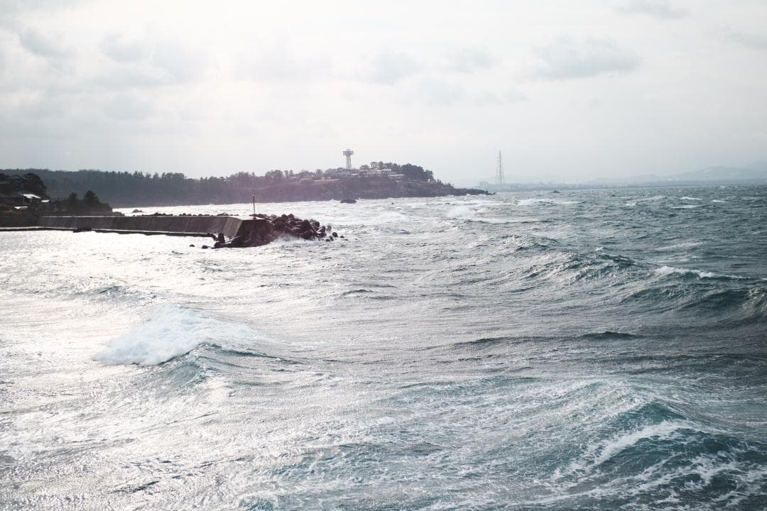 ほぼ新品KAMLAN 28mm F1.4 EF-M保証付き　キヤノンEOSM用